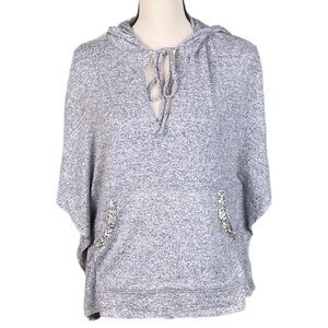 JUICY COUTURE heather grey butterfly, hooded top with rhinestone trim. XS. EUC